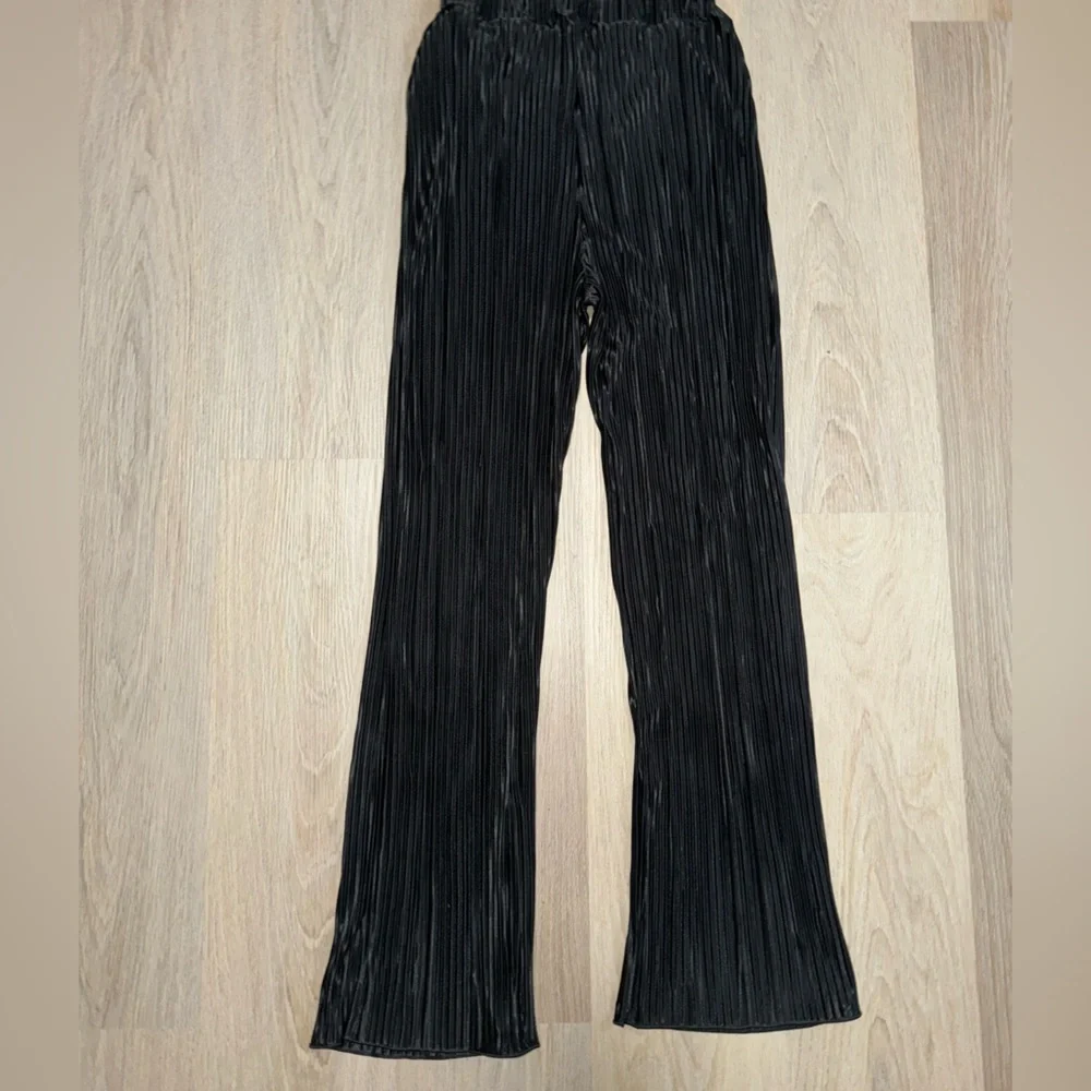 Black Flowy Boho Wide Leg Ribbed Pants - Size Small